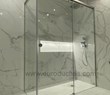 divisoria-wc-porta-suspensa-e-lateral-em-vidro-8-mm-e-aluminio-anodizado-polido